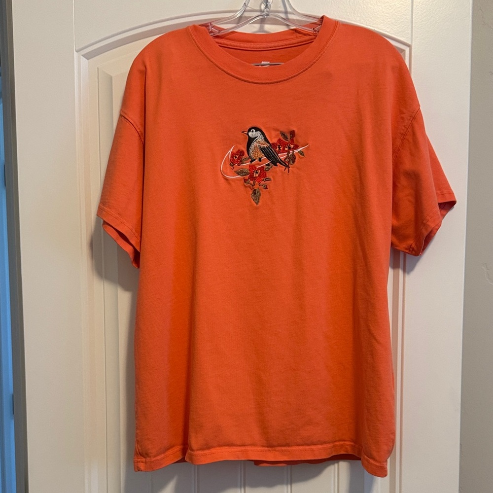 Nike embroidered finch floral swoosh tee